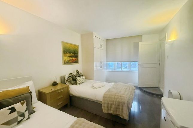 ., 186-190 Bishopsgate, Shoreditch, Aldgate photo 4