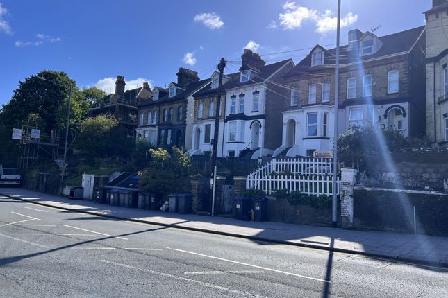 2-bed flat on 1 51, Folkestone Road, Dover, £115,000