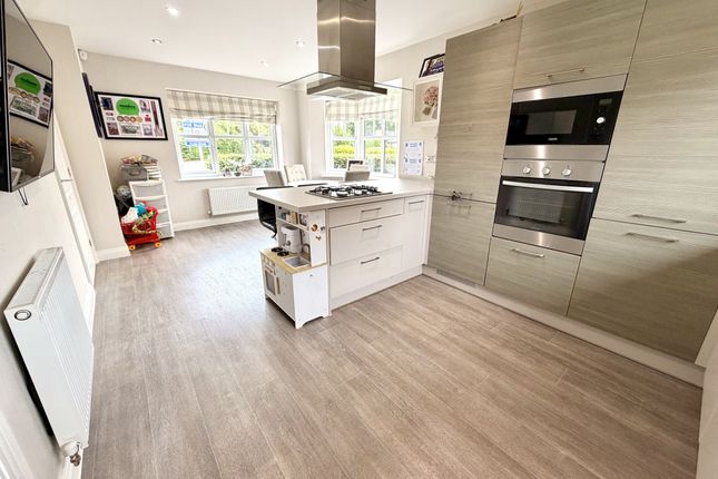 10, Rippingale Way, Thornton photo 4