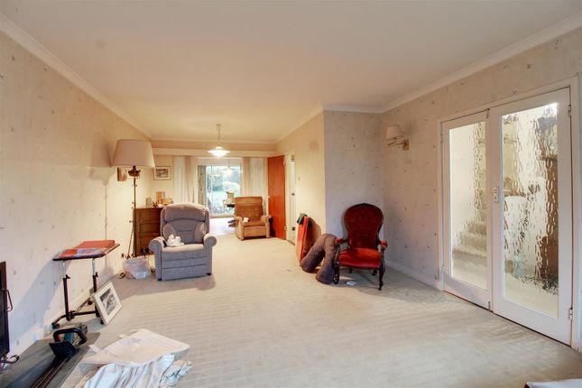 20, Grangewood, Little Heath photo 2