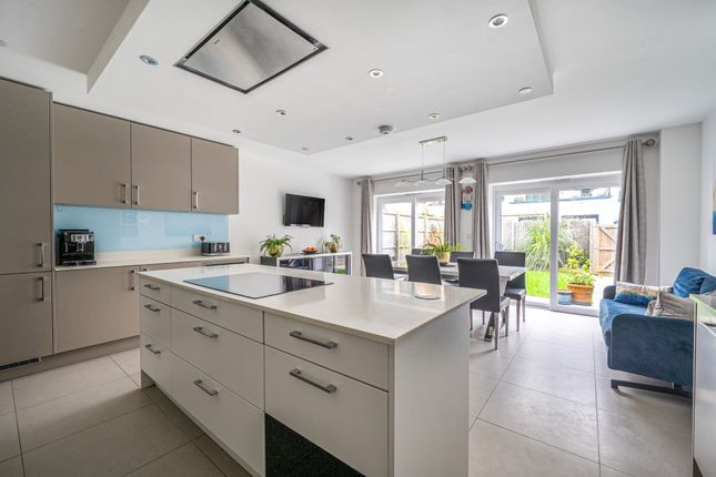 15, Noel Coward Avenue, Denham photo 3