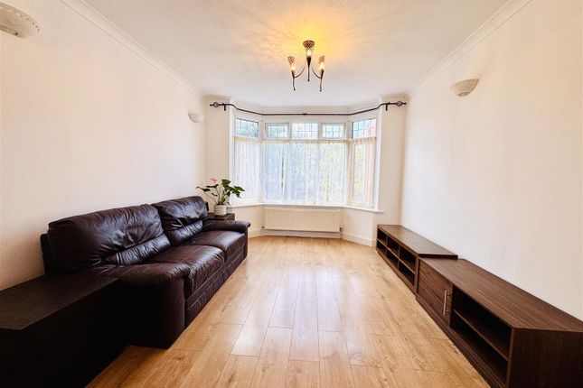 13, Beech Lane, Earley photo 2