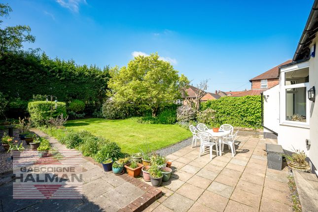 13 Fownhope Road, Sale photo 2