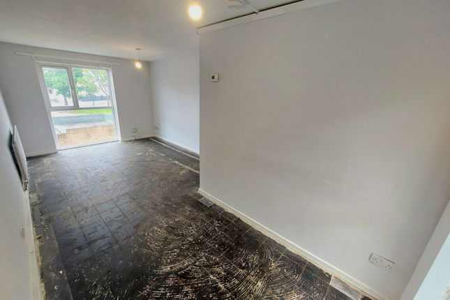 32, Hylton Court, Washington photo 2