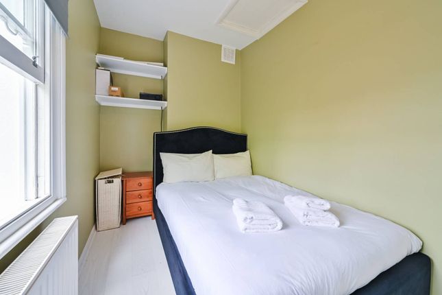 Thumbnail Flat for sale in Southgate Road, Islington, London