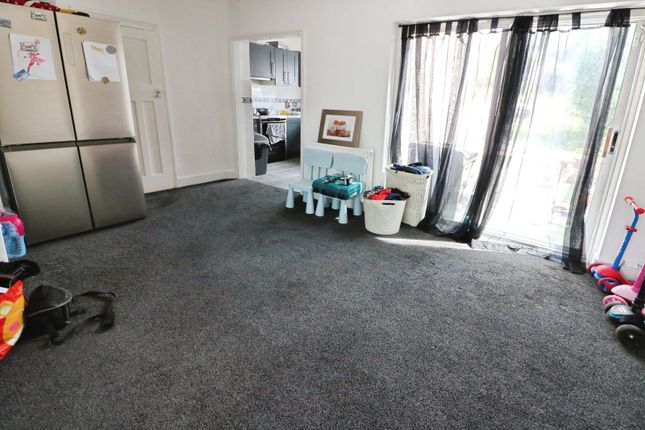 34, Crownhill Road, Woodford Green photo 3