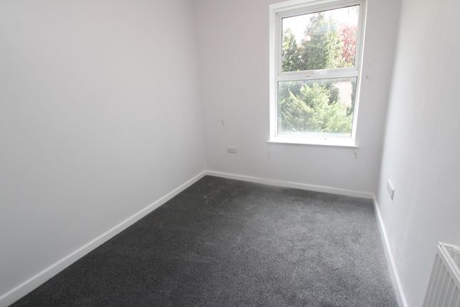 Flat 5, 8 Third Avenue, Nottingham photo 5