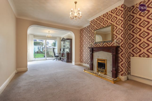 13, Gade Avenue, Hertfordshire photo 4
