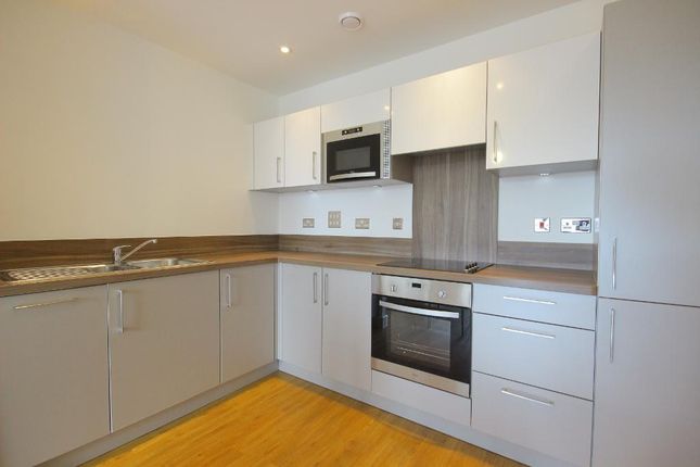 Flat 55, Connaught Heights, 2 Agnes George Walk, London photo 5