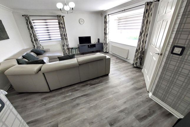 10, Chanters Close, Manchester photo 4