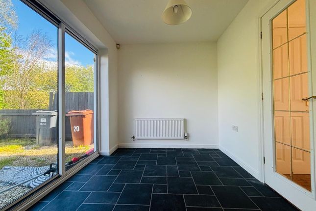 26, Sandstone Drive, Leeds photo 4