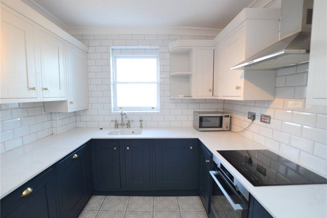 Thumbnail Flat to rent in Palace Square, London