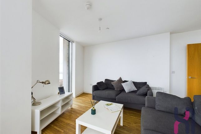 2302 The Tower, 19 Plaza Boulevard, Liverpool photo 5