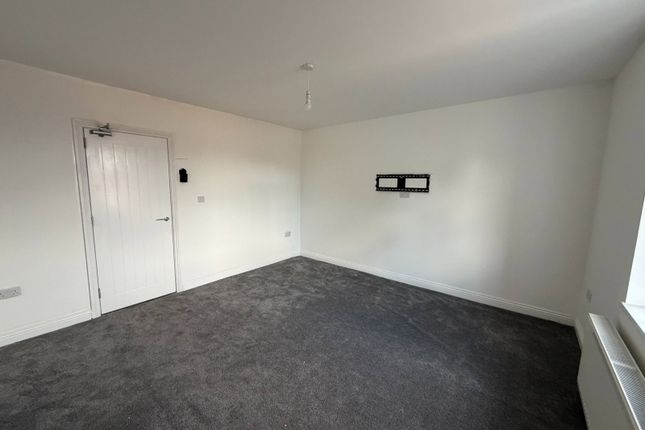 64a, Oldham Road, Manchester photo 4