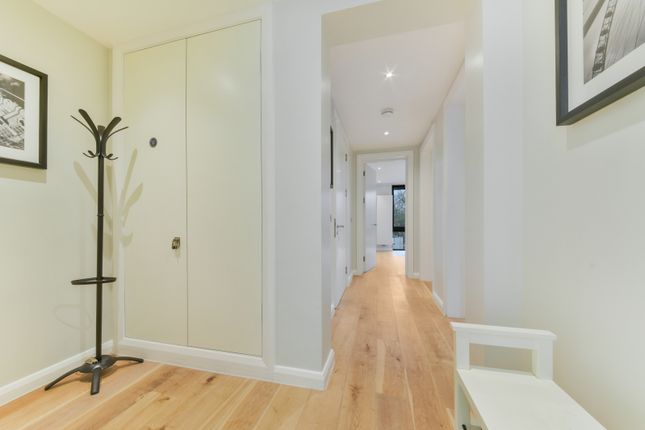 Flat to rent in Whetstone Park, Holborn