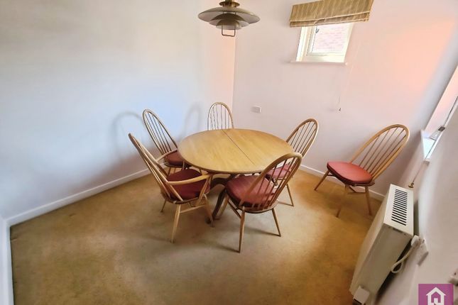 Flat 4, Guardian Close,, Holme Road, Greater Manchester photo 4