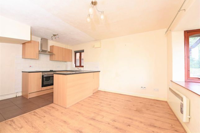 Terraced house for sale in South Street, Farnborough