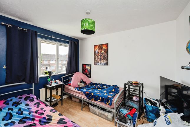 6, Nightingale Park, Neath photo 2