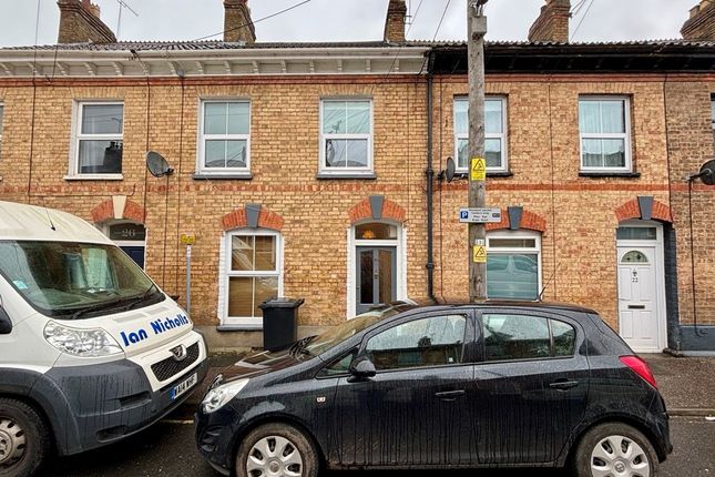 Thumbnail Terraced house to rent in Albemarle Road, Taunton