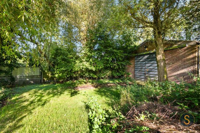 Detached house for sale in Grovebury Turn, Little Billington, Leighton Buzzard
