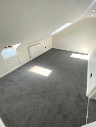 Terraced house to rent in Ferndale Road, London