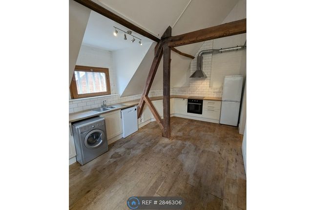 Flat, The Granary North St, Dorking photo 4