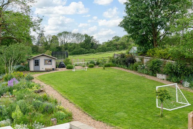 27, The Avenue, Welwyn photo 2