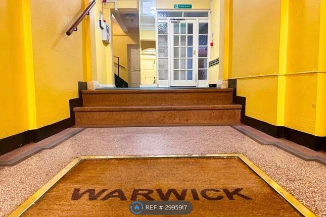 Flat, Warwick House Westgate St, Cardiff photo 2