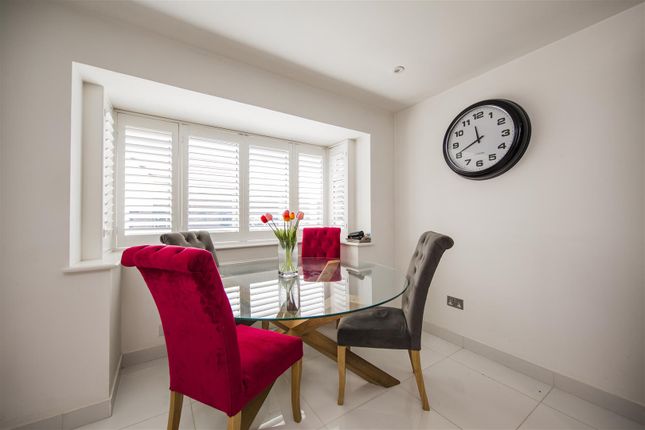 23, Ely Gardens, Tonbridge photo 4