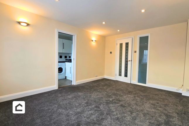 56, Inglewood, Croydon photo 4