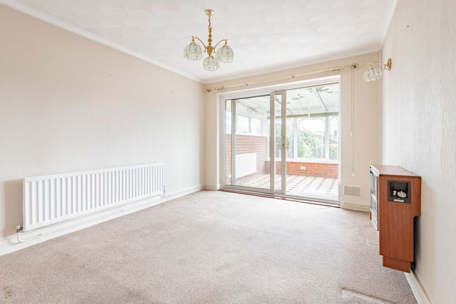 39 Highland Way, Lowestoft photo 3