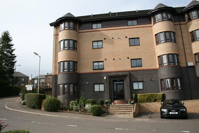 Flat to rent in Carmichael Court, Dundee