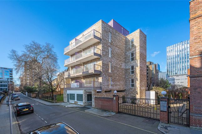 Flat for sale in Surrey Row, London