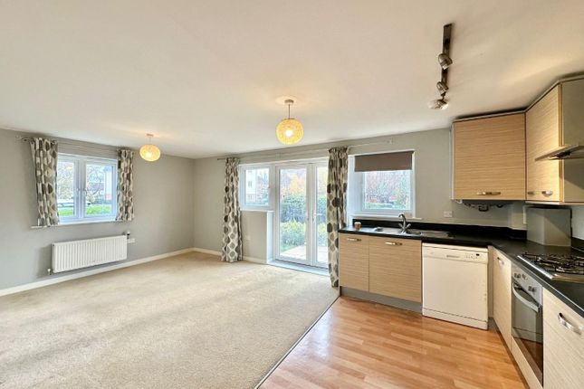 2-bed flat on 2 Fawn House, Albacore Way, Hayes, £300,000