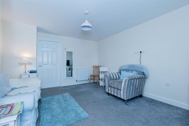 27, James Way, Leicester photo 4