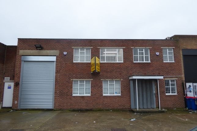 Thumbnail Warehouse to let in Lydden Road, London