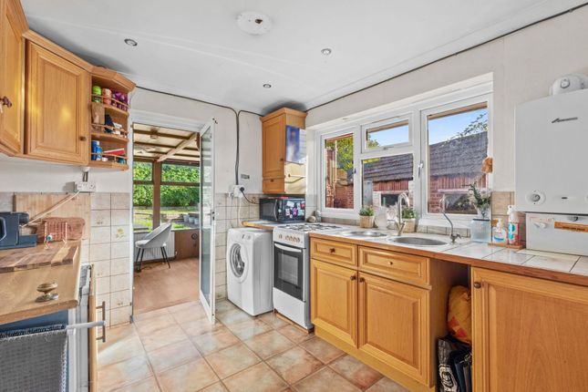 17 Wood Lane Close, High Wycombe photo 3