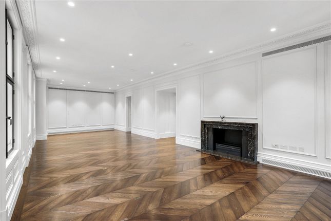 Apartment 2. 55 Knightsbridge,, Knightsbridge Gate, London photo 3