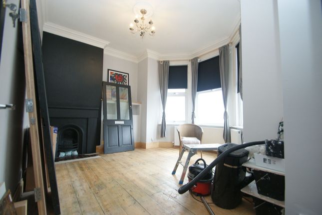 Flat to rent in Harold Road, Cliftonville