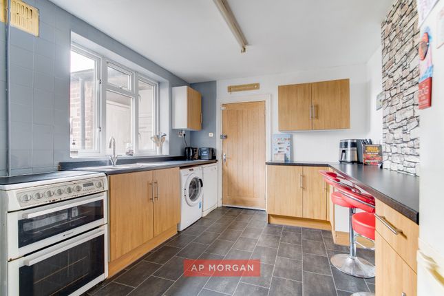 27, Maynard Avenue, Stourbridge photo 4