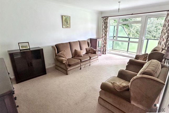 17, Shortdean Place, Eastbourne photo 3