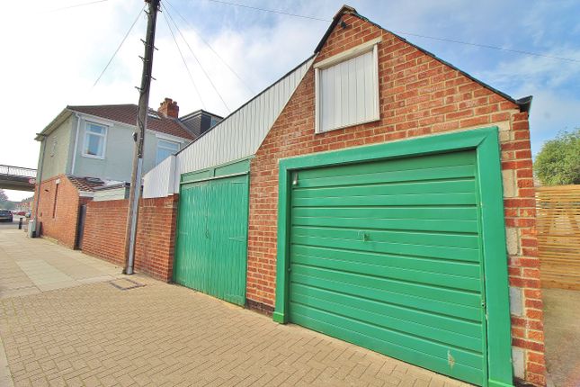 Burrfields Road, Portsmouth photo 4