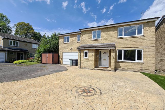 16, Greenroyd Croft, Huddersfield photo 3