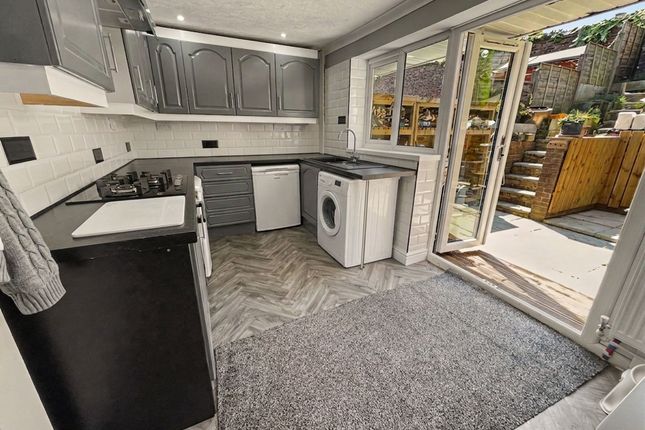 63 Nuttall Avenue, Manchester photo 3