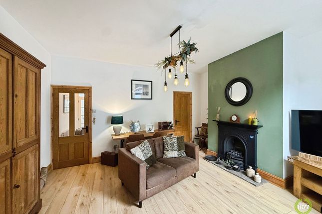193 Todmorden Road, Burnley photo 3