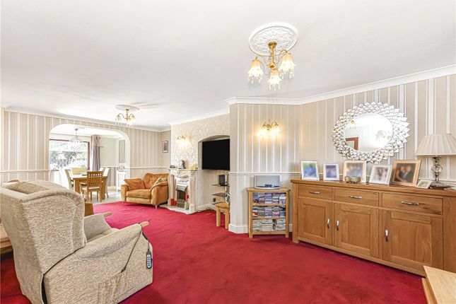 62, Walnut Tree Road, Dagenham photo 2