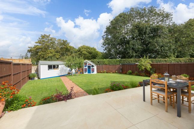 6, Kingsmead Close, Cheltenham photo 3