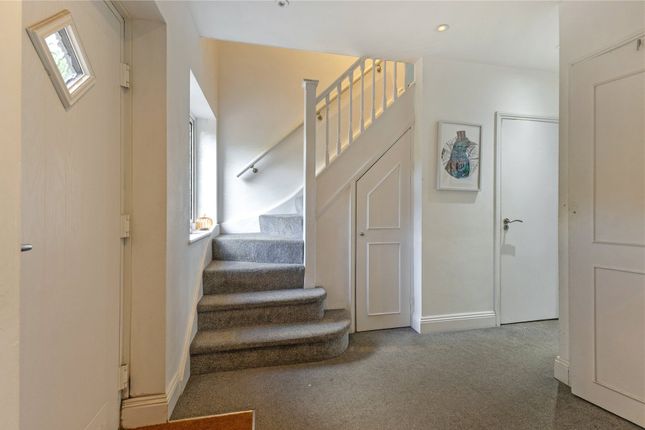 247, Brooklands Road, Surrey photo 4