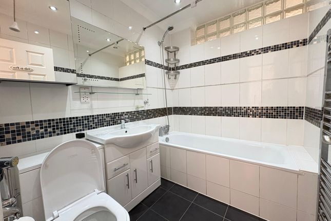 1, Tiverton Road, Hounslow photo 4