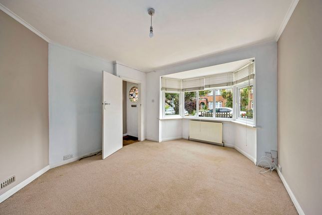 27, Warwick Road, Thames Ditton photo 4